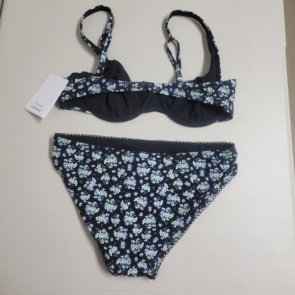 Paris Atelier & Other Stories NWT Swimwear Bikini Set Just The Top Is New. - Picture 2 of 9